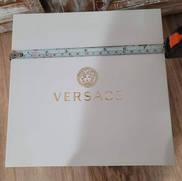 NEW VERSACE Gift Box - Picture 9 of 11